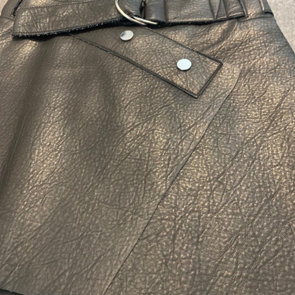 Zara, S belted, faux-leather, A-line, black, mini skirt. - Picture 3 of 10